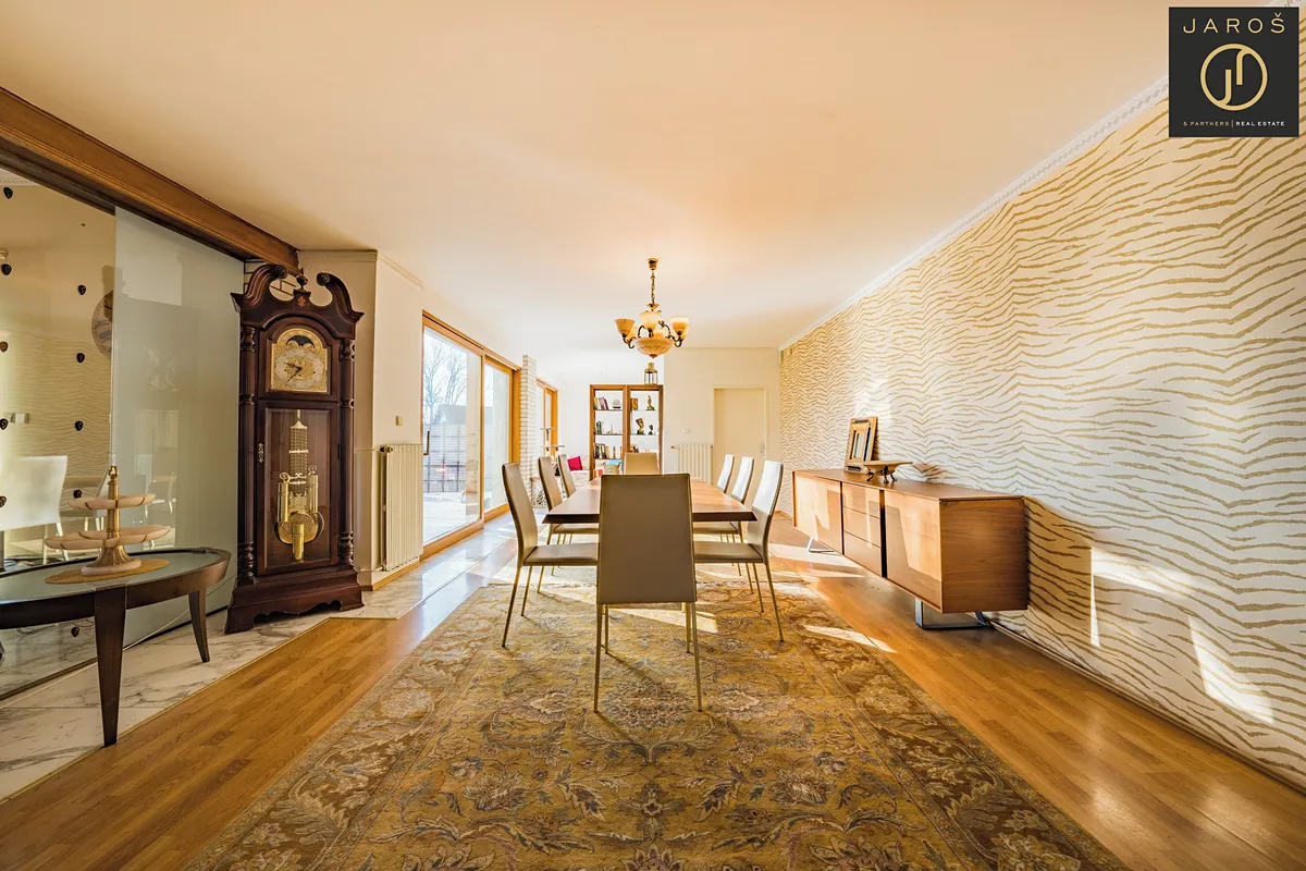 Prodej rodinného domu 535 m², pozemek 3420 m²